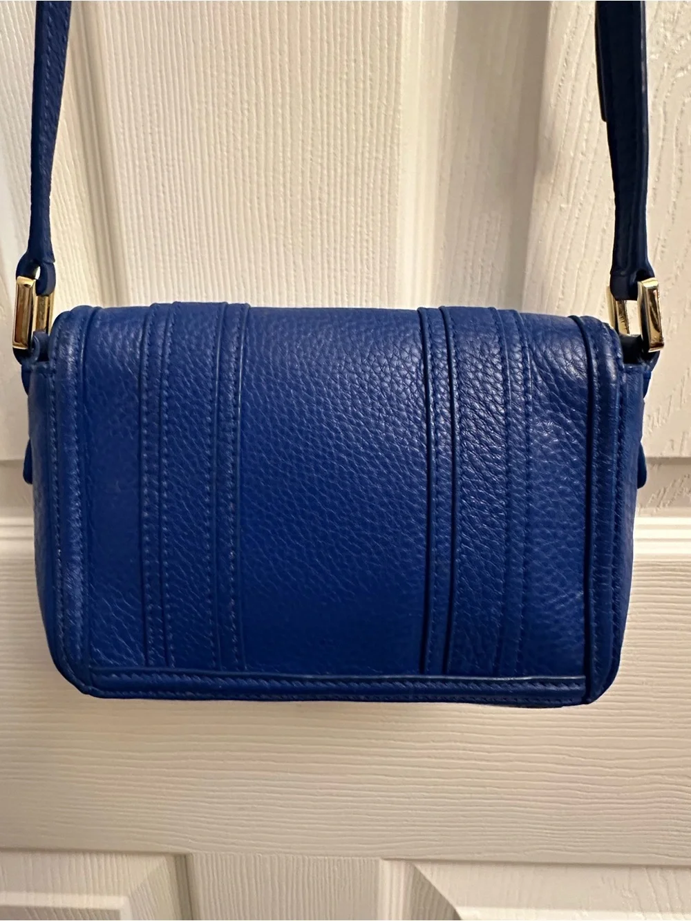 Tory Burch EUC Cobalt Pebbled Leather Crossbody with Gold Logo